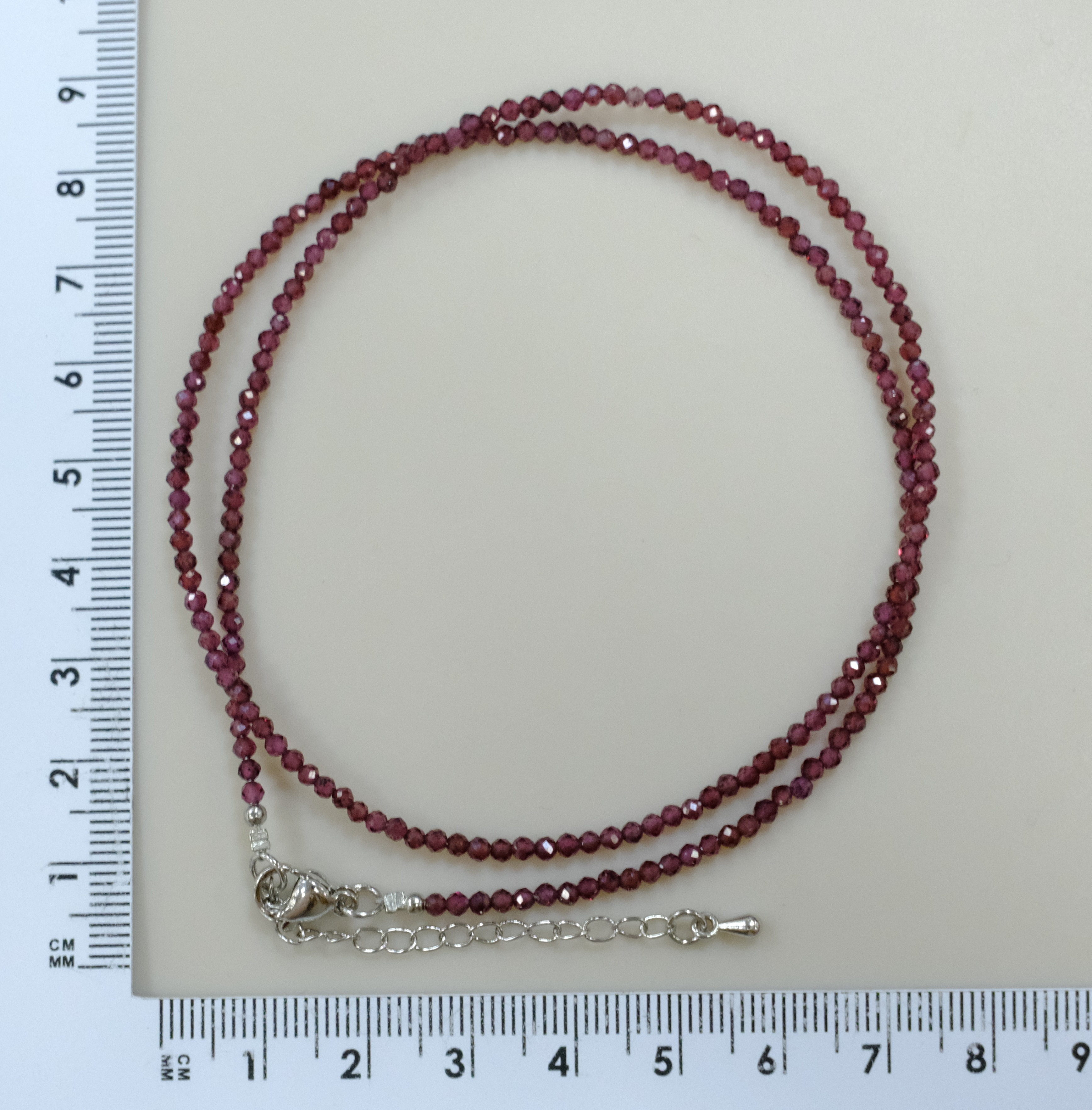 Бусы из граната